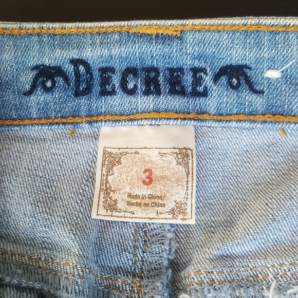 DECREE ♡ Sweet 'n Sexy Distressed Gold Thread Zip Pockets Blue Jean Mini Skirt 3 - Picture 8 of 15